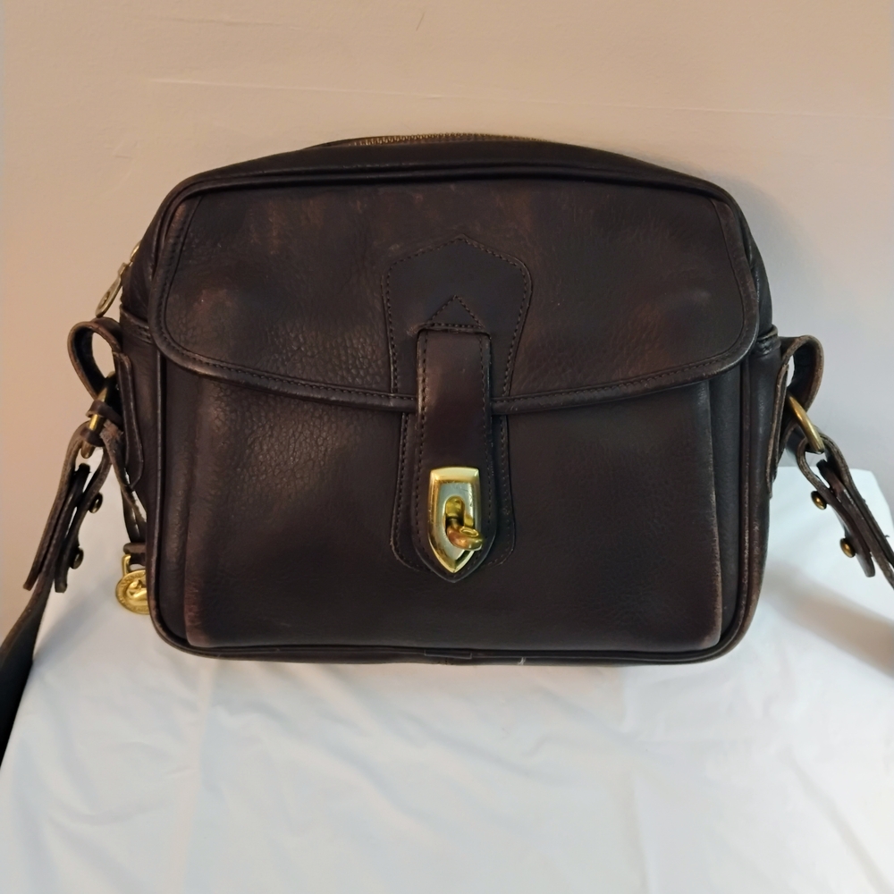 Vintage And Elegant Brown Leather Dooney And Bourke Bag ( Rare)